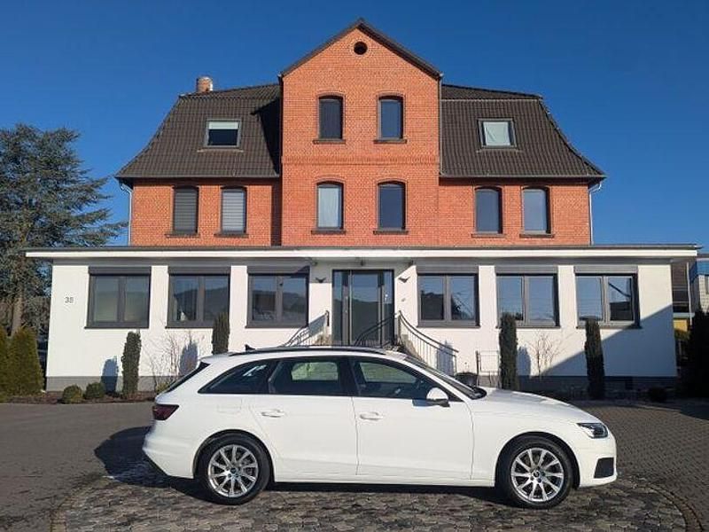 Weiß Gebraucht 2021 Audi A4 Sport Kombi | 18.900 € (Fairer Preis) - Bild 1/2
