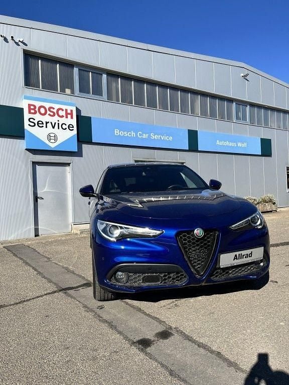 Blu anodizzato Gebraucht 2022 Alfa Romeo Stelvio Sprint SUV | 30.799 € (Guter Preis) - Bild 1/4