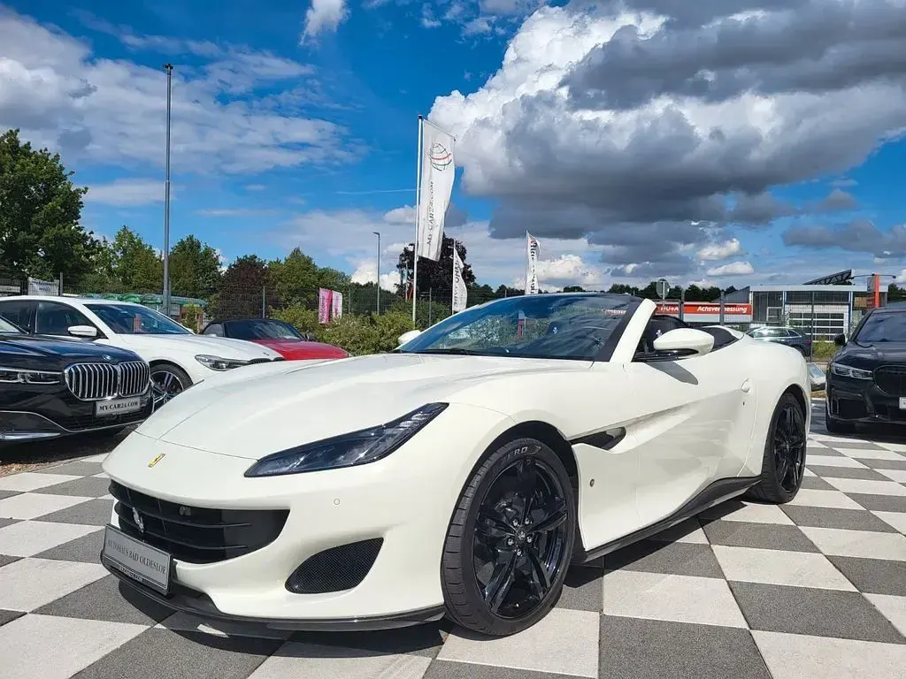 Gebraucht Ferrari Portofino 600 PS (441 kW) 2020 Weiss Cabrio