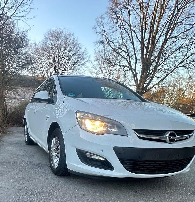 Gebraucht Opel Astra Eco 136 PS (100 kW) 2014 Weiß Kombi