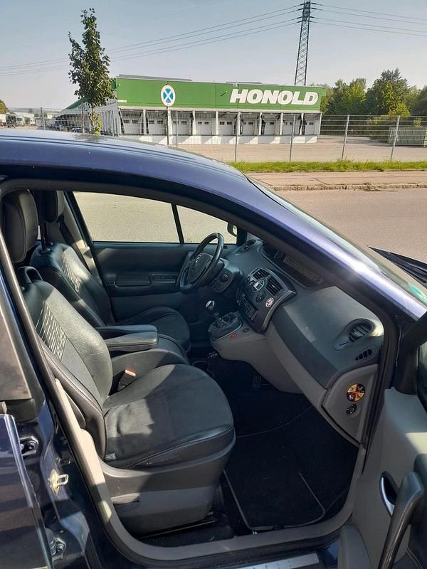 Blau Gebraucht 2005 Renault Grand Scénic II Van / Kleinbus | 1.650 € (Guter Preis) - Bild 1/4