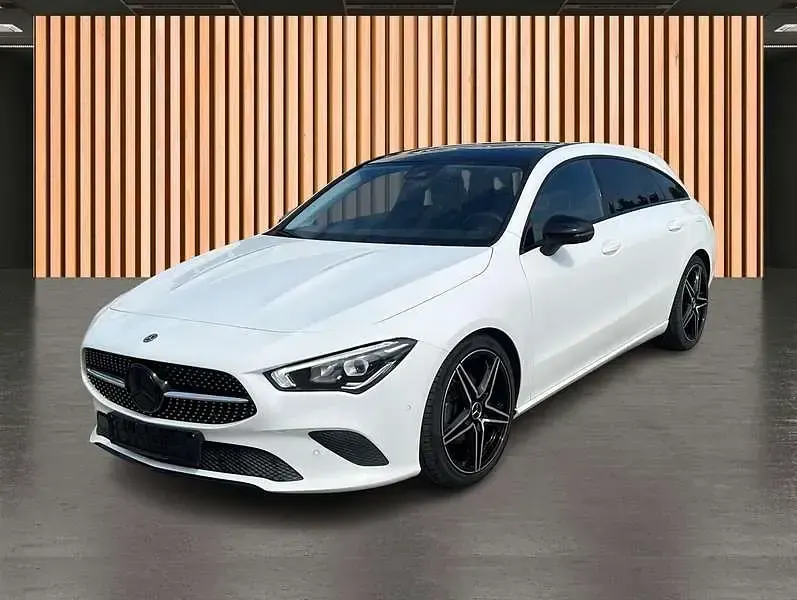 Gebraucht Mercedes CLA200 Night 163 PS (119 kW) 2021 Silber Coupé