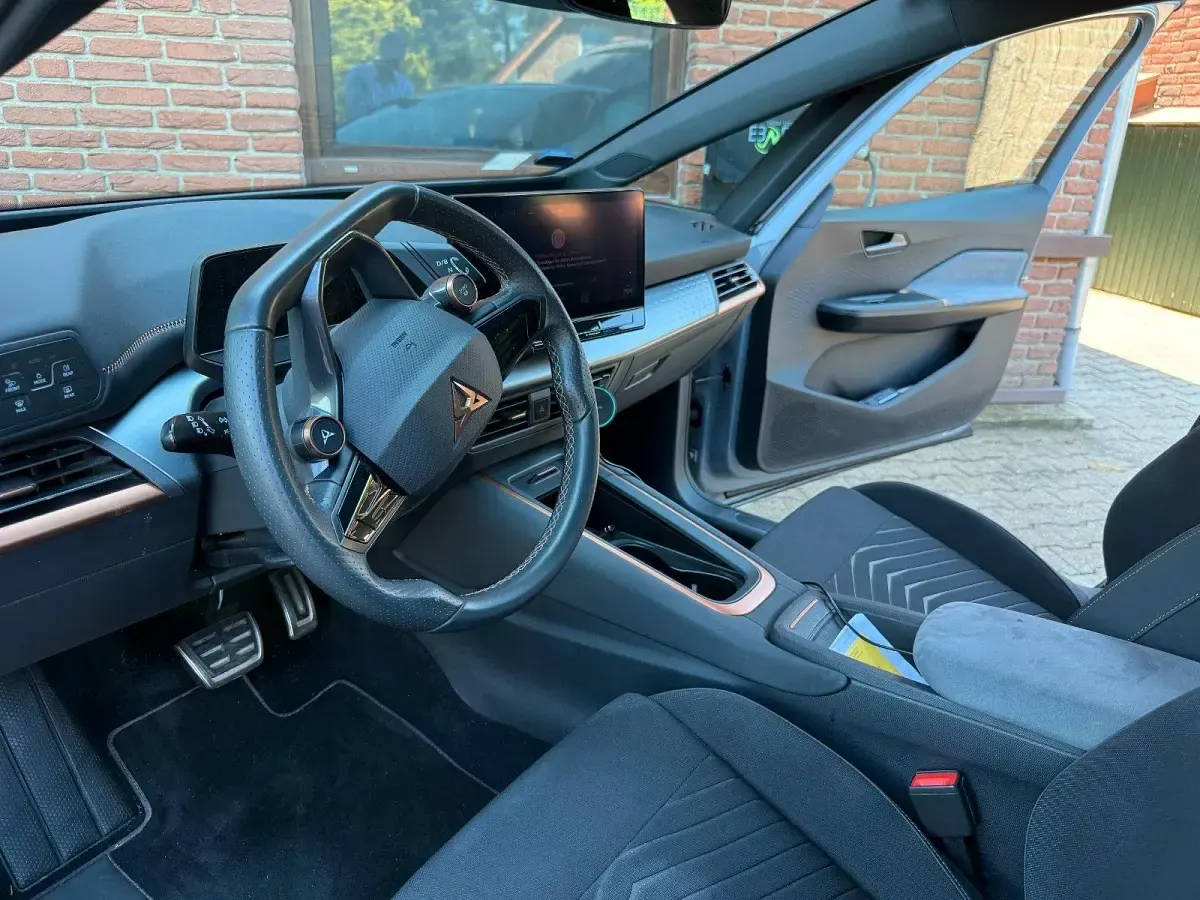 Gebraucht Cupra Born e-Boost 169 kW (231 PS) 2022 Silber Kleinwagen