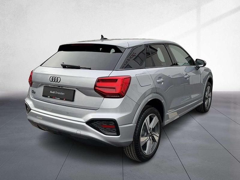Neu Audi Q2 Advanced Plus 150 PS (110 kW) 2025 Florettsilber metallic SUV