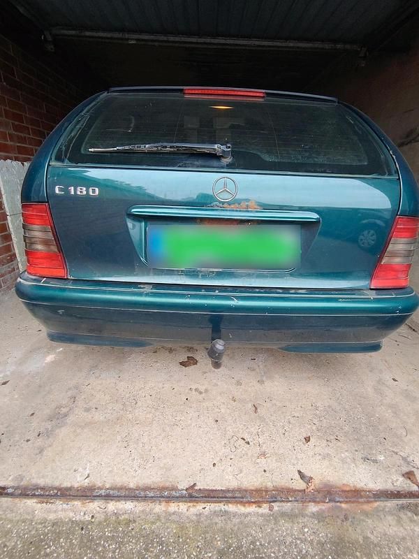 Gebraucht Mercedes C180 122 PS (89 kW) 1998 Grün Kombi