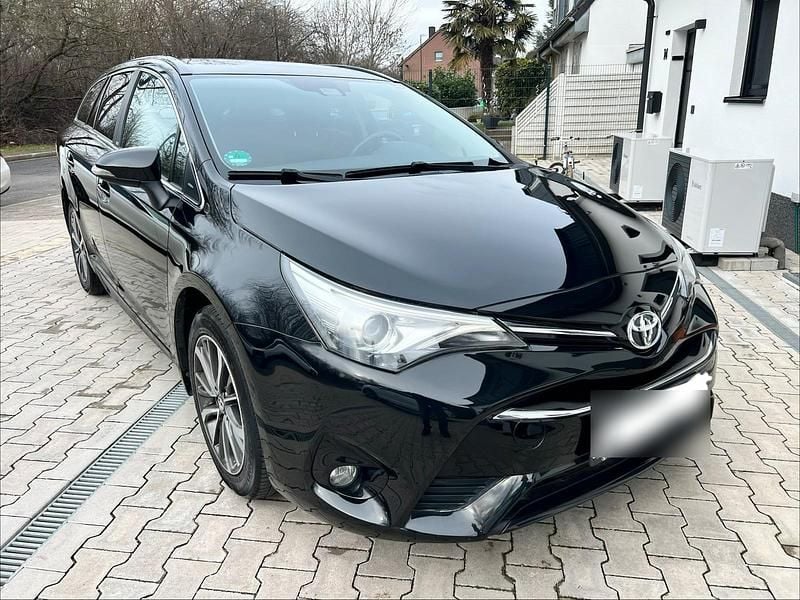 Gebraucht Toyota Avensis 143 PS (105 kW) 2016 Schwarz Kombi