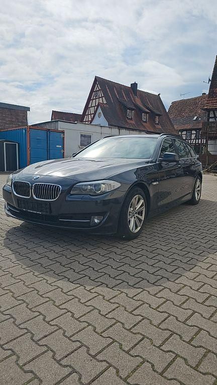 Gebraucht BMW 530 258 PS (189 kW) 2013 Grau Kombi