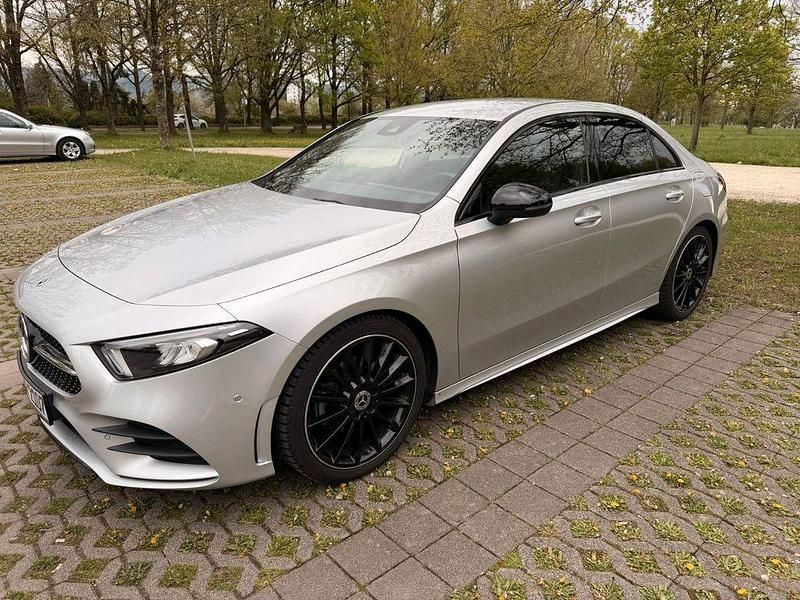 Gebraucht Mercedes A200 AMG 163 PS (119 kW) 2022 Silber Limousine