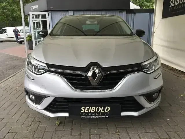 Gebraucht Renault Mégane IV LIMITED 140 PS (102 kW) 2019 Silber Limousine