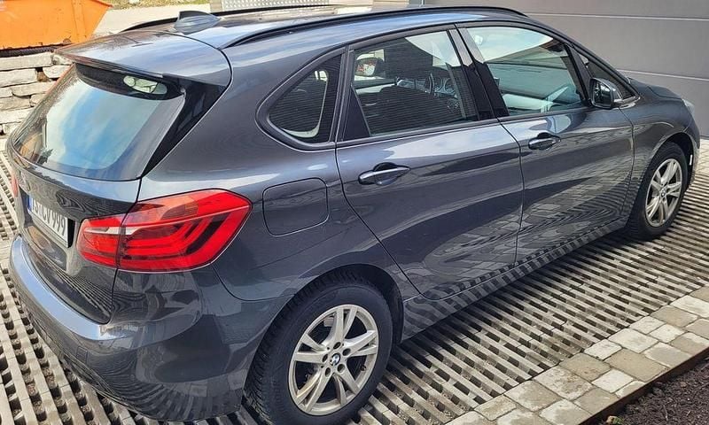 Gebraucht BMW 218 Active Tourer Advantage 150 PS (110 kW) 2018 Grau Van / Kleinbus