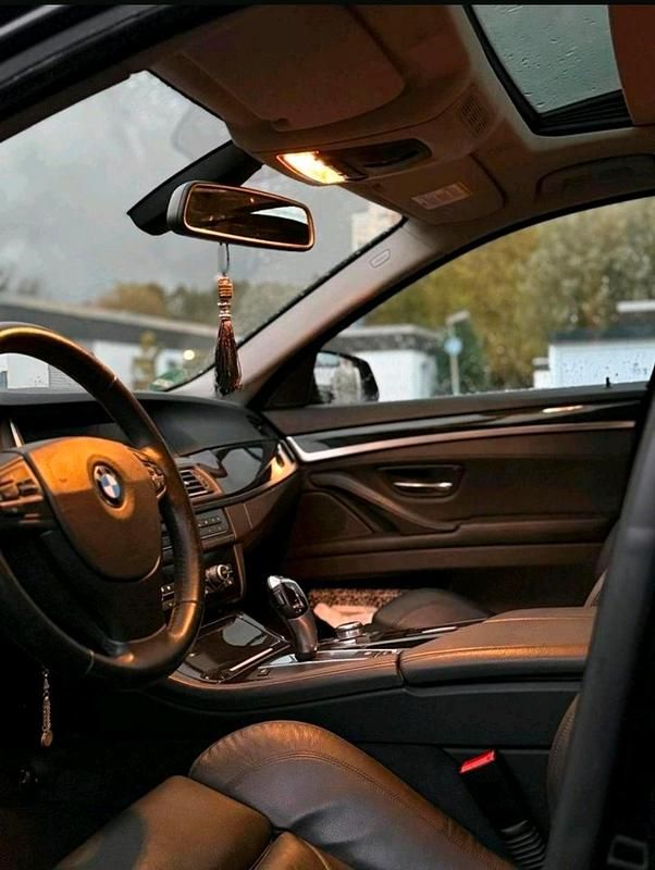 Gebraucht BMW 523 204 PS (150 kW) 2010 Schwarz Limousine