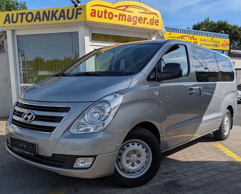 Silber Gebraucht 2015 Hyundai H-1 Comfort Van / Kleinbus | 17.750 € (Fairer Preis) - Bild 1/4