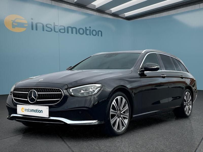 Schwarz Gebraucht 2022 Mercedes E300 Kombi | 37.449 € (Teuer) - Bild 1/4