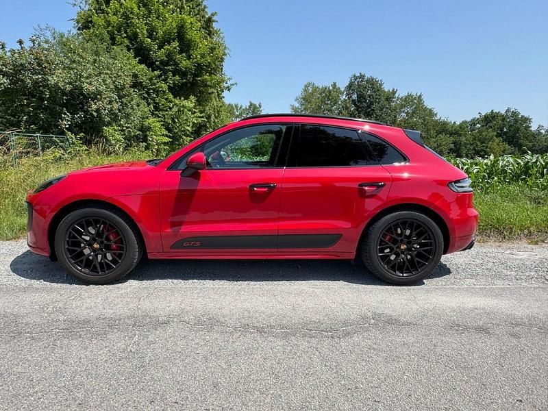 Rot Gebraucht 2021 Porsche Macan GTS SUV | 65.900 € (Guter Preis) - Bild 1/4
