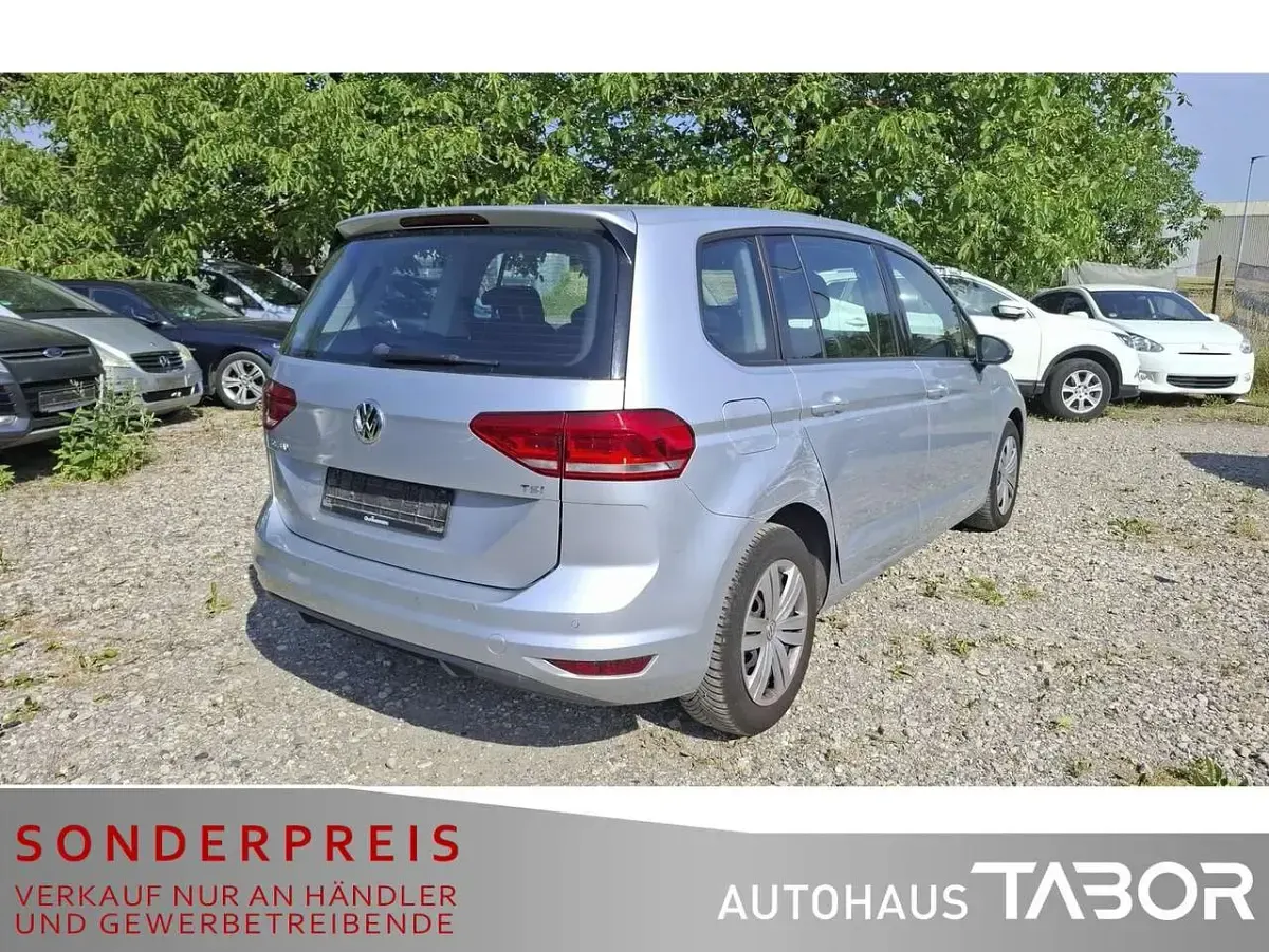 Gebraucht VW Touran 110 PS (80 kW) 2017 Silber Van / Kleinbus