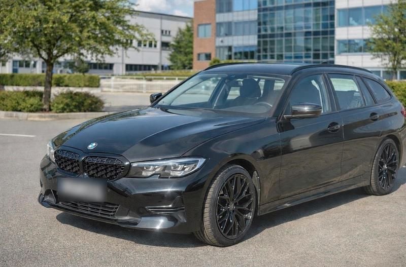 Gebraucht BMW 320e 190 PS (139 kW) 2021 Schwarz Kombi
