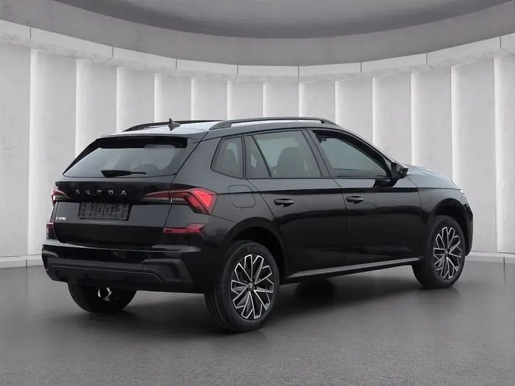 Neu Skoda Kamiq 95 PS (69 kW) 2026 Grau SUV