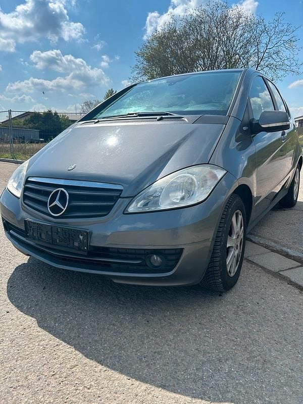 Gebraucht Mercedes A180 116 PS (85 kW) 2010 Grau Kleinwagen