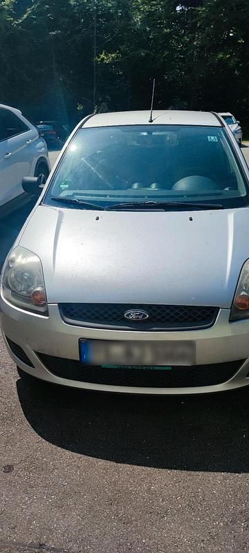Grau Gebraucht 2007 Ford Fiesta Kleinwagen | 1.300 € (Fairer Preis) - Bild 1/4