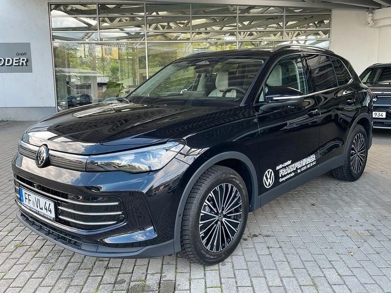 Schwarz Gebraucht 2025 VW Tiguan Elegance SUV | 56.970 € - Bild 1/4