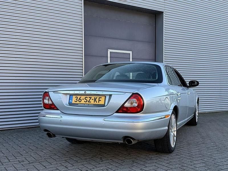 Second-hand Jaguar XJ 238 CP (175 kW) 2006 Argintiu Berlinǎ