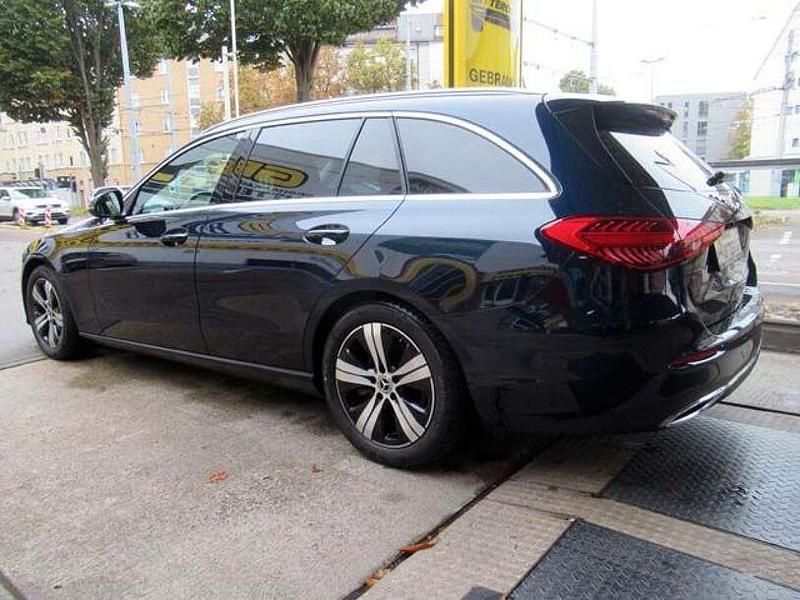 Gebraucht Mercedes C220 220 PS (161 kW) 2022 Blau Limousine