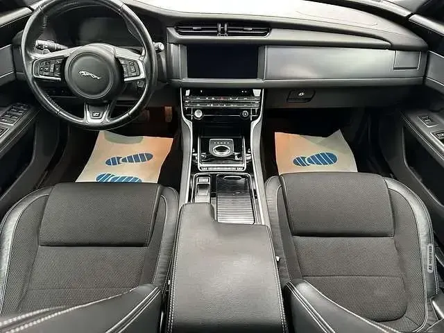 Gebraucht Jaguar XF R-Sport 241 PS (177 kW) 2017 Blau metallic