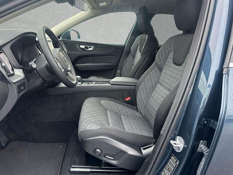 Gebraucht Volvo XC60 Core 250 PS (183 kW) 2025 Denim blue SUV