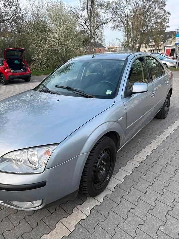 Gebraucht Ford Mondeo 125 PS (91 kW) 2004 Silber Limousine