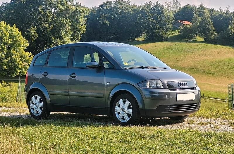 Grau Gebraucht 2003 Audi A2 Kleinwagen | 1.450 € (Superpreis) - Bild 1/4
