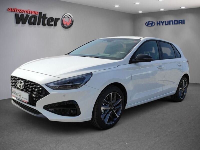 Weiß Gebraucht 2024 Hyundai i30 Advantage Limousine | 21.990 € (Fairer Preis) - Bild 1/4