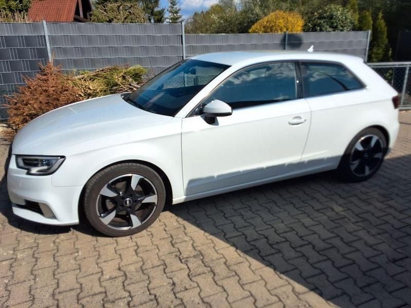 Gebraucht Audi A3 Design 150 PS (110 kW) 2017 Weiß Limousine