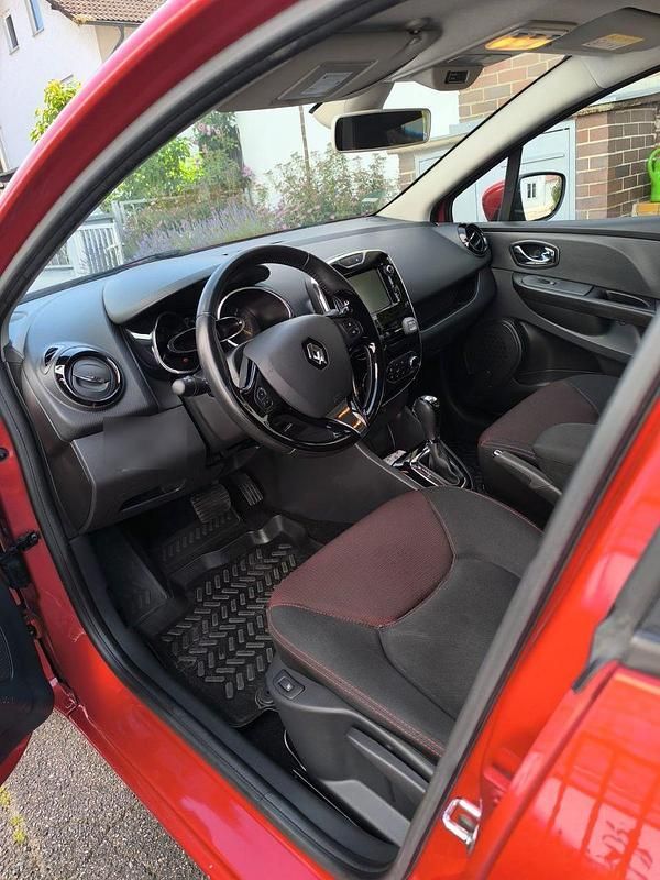 Rot Gebraucht 2014 Renault Clio GrandTour GT Kombi | 8.400 € (Fairer Preis) - Bild 1/4