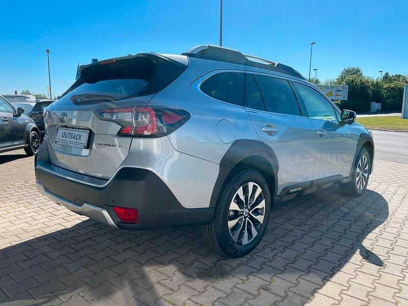 Gebraucht Subaru Outback Platinum 169 PS (124 kW) 2025 Ice silver SUV