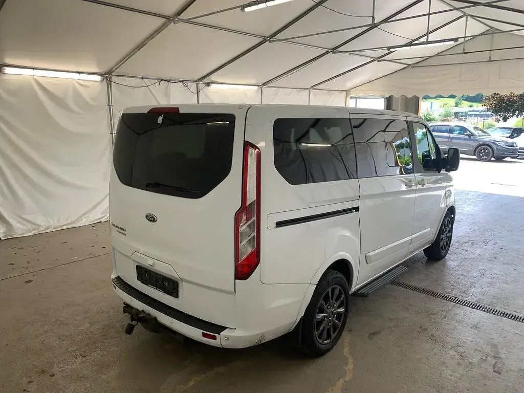Gebraucht Ford Tourneo Titanium X 185 PS (136 kW) 2021 Frostweiß Van / Kleinbus