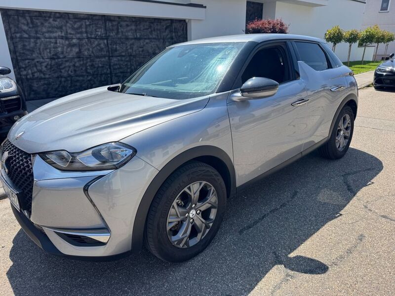 Grau Gebraucht 2022 DS Automobiles DS3 Crossback E-Tense SUV | 15.700 € (Superpreis) - Bild 1/4