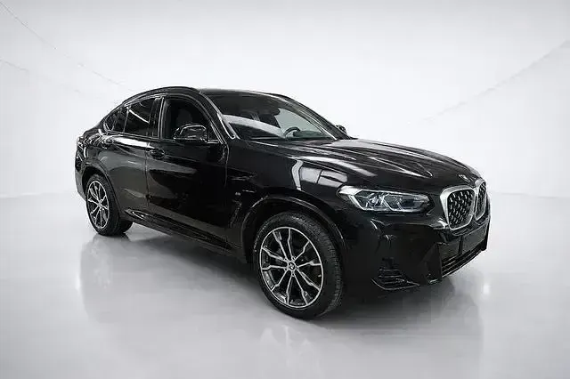 Gebraucht BMW X4 M Sport 245 PS (180 kW) 2025 Schwarz SUV