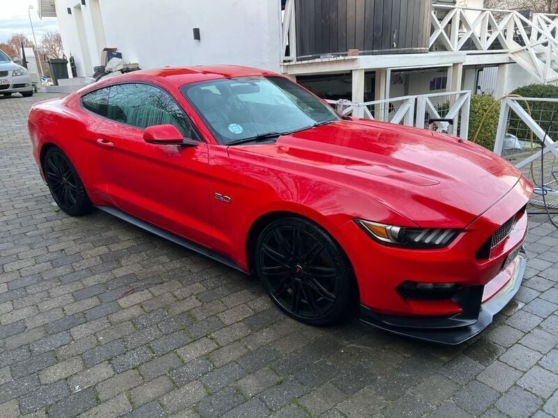 Rot Gebraucht 2016 Ford Mustang GT | 29.400 € (Etwas zu teuer) - Bild 1/4