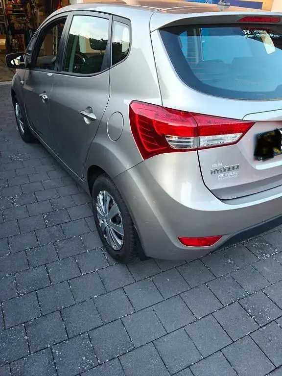 Gebraucht Hyundai ix20 90 PS (66 kW) 2017 Beige Kleinwagen