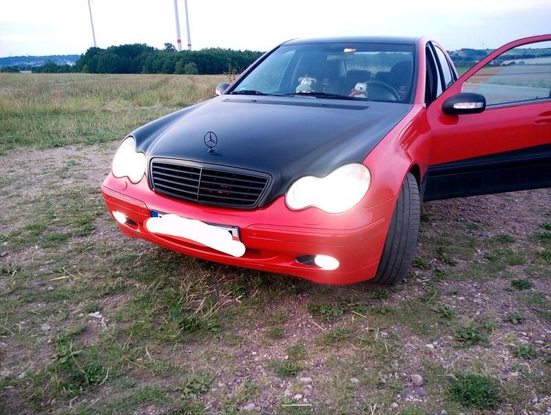 Andere farben Gebraucht 2000 Mercedes C320 Limousine | 1.200 € (Superpreis) - Bild 1/4