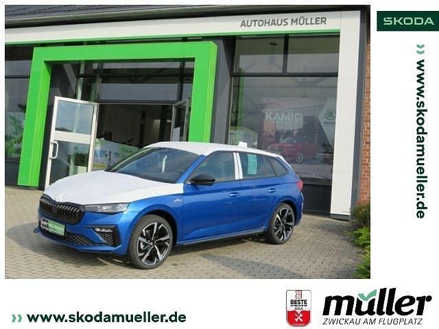 Blau (raceblau metallic) Neu 2025 Skoda Scala Monte Carlo Kleinwagen | 41.719 € - Bild 1/4
