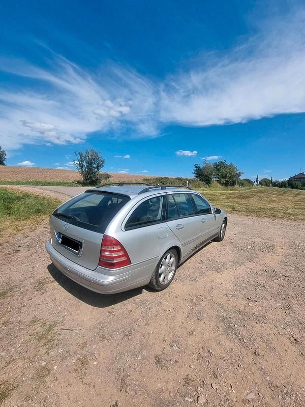 Silber Gebraucht 2003 Mercedes C240 Kombi | 2.500 € (Fairer Preis) - Bild 1/4