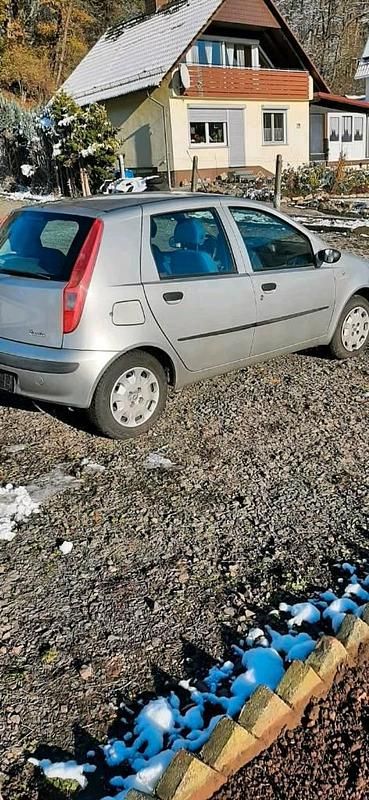 Grau Gebraucht 2003 Fiat Punto Kleinwagen | 550 € (Guter Preis) - Bild 1/4