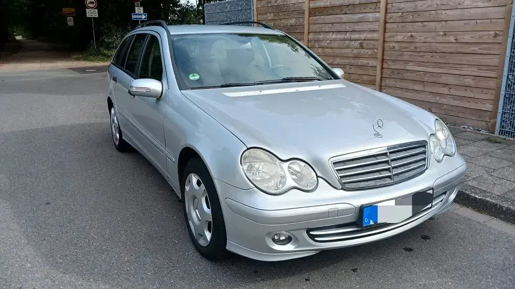 Gebraucht Mercedes C200 122 PS (89 kW) 2006 Silber Limousine