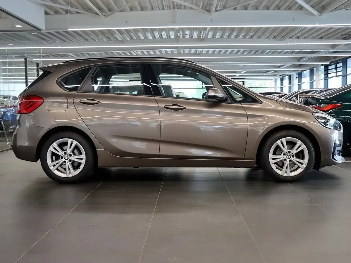 Gebraucht BMW 218 Active Tourer Advantage 140 PS (102 kW) 2019 Jucarobeige Van / Kleinbus