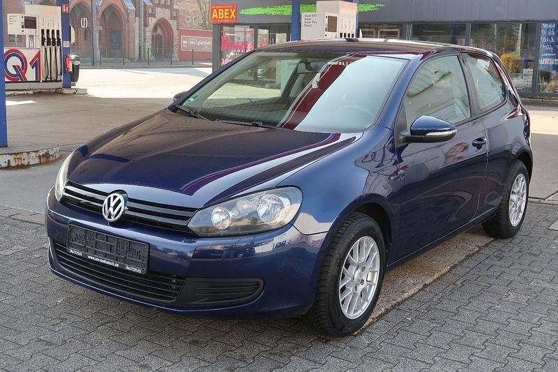 Gebraucht VW Golf VI 105 PS (77 kW) 2010 Blau Kleinwagen
