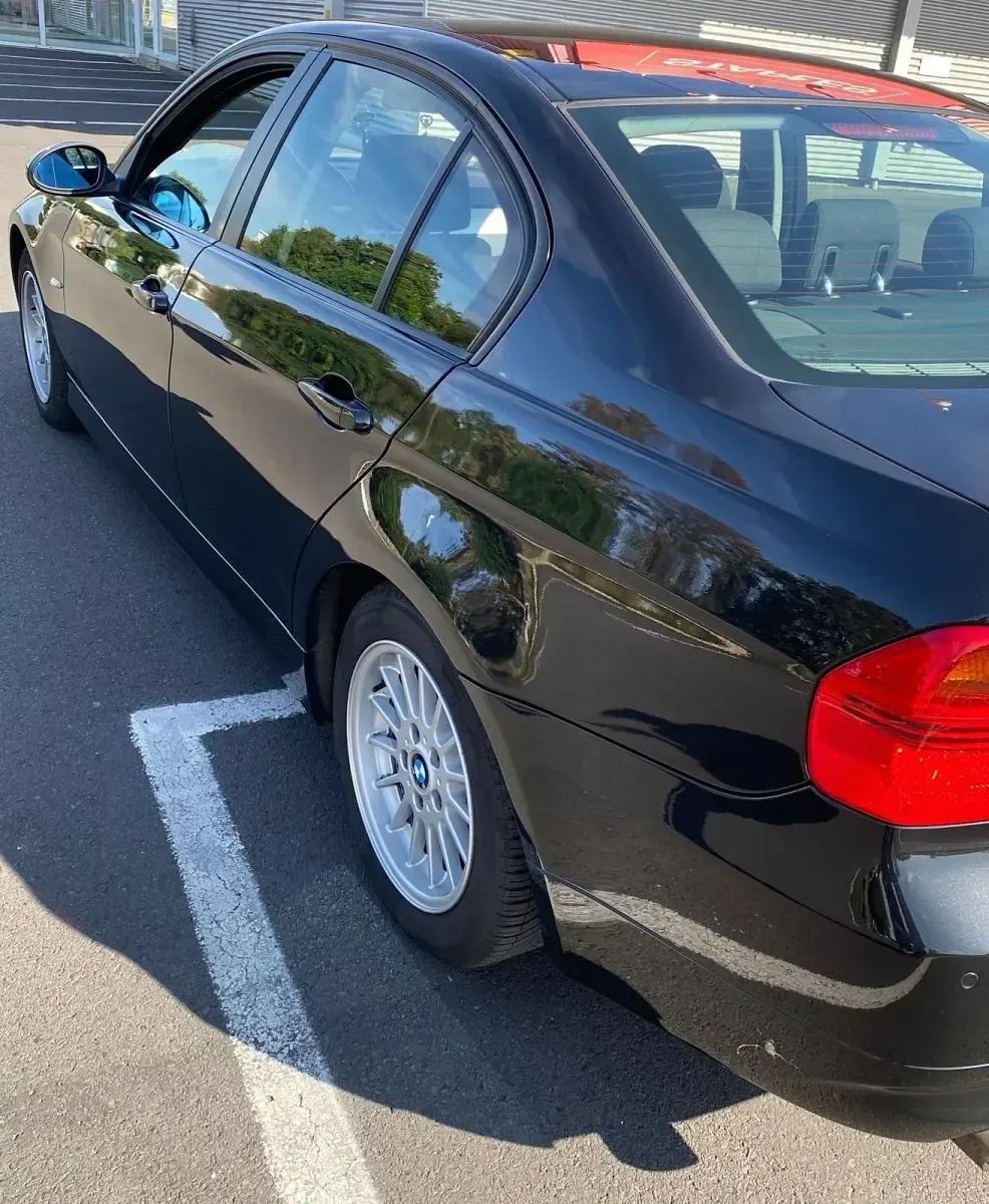 Gebraucht BMW 318 129 PS (94 kW) 2006 Schwarz Limousine