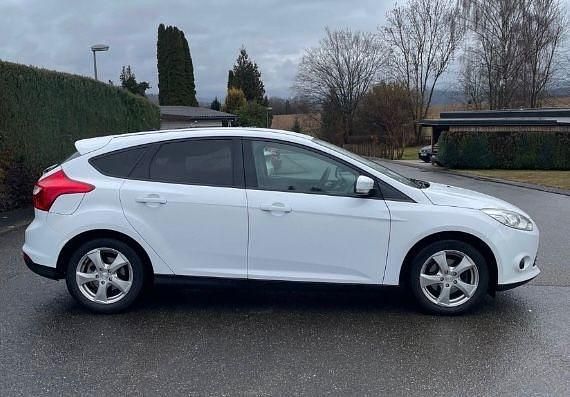 Gebraucht Ford Focus Titanium 125 PS (91 kW) 2011 Weiß Limousine