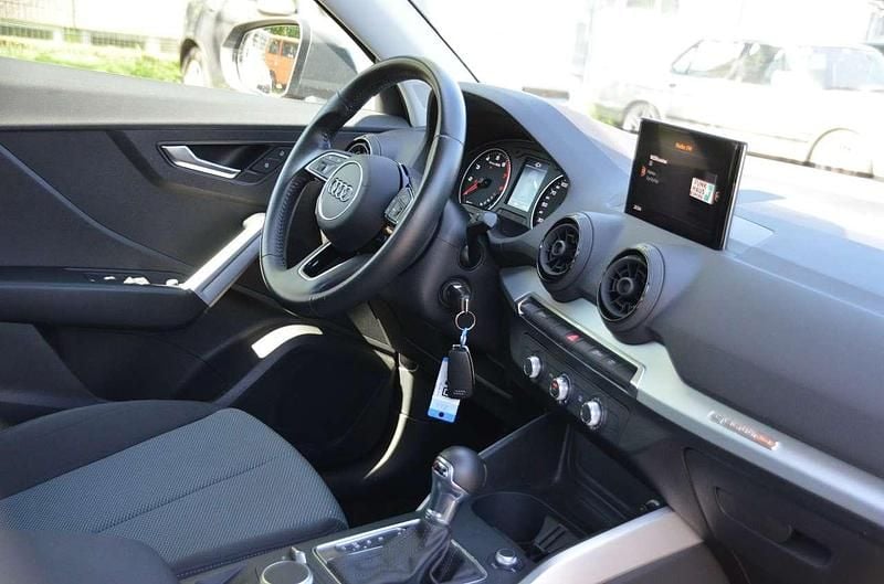 Second-hand Audi Q2 Design 190 CP (139 kW) 2018 Gri SUV