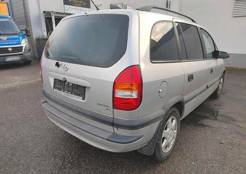Second-hand Opel Zafira 2002 Gri Monovolum
